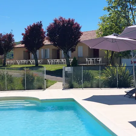 Les Courrèges Hébergement de vacances *
